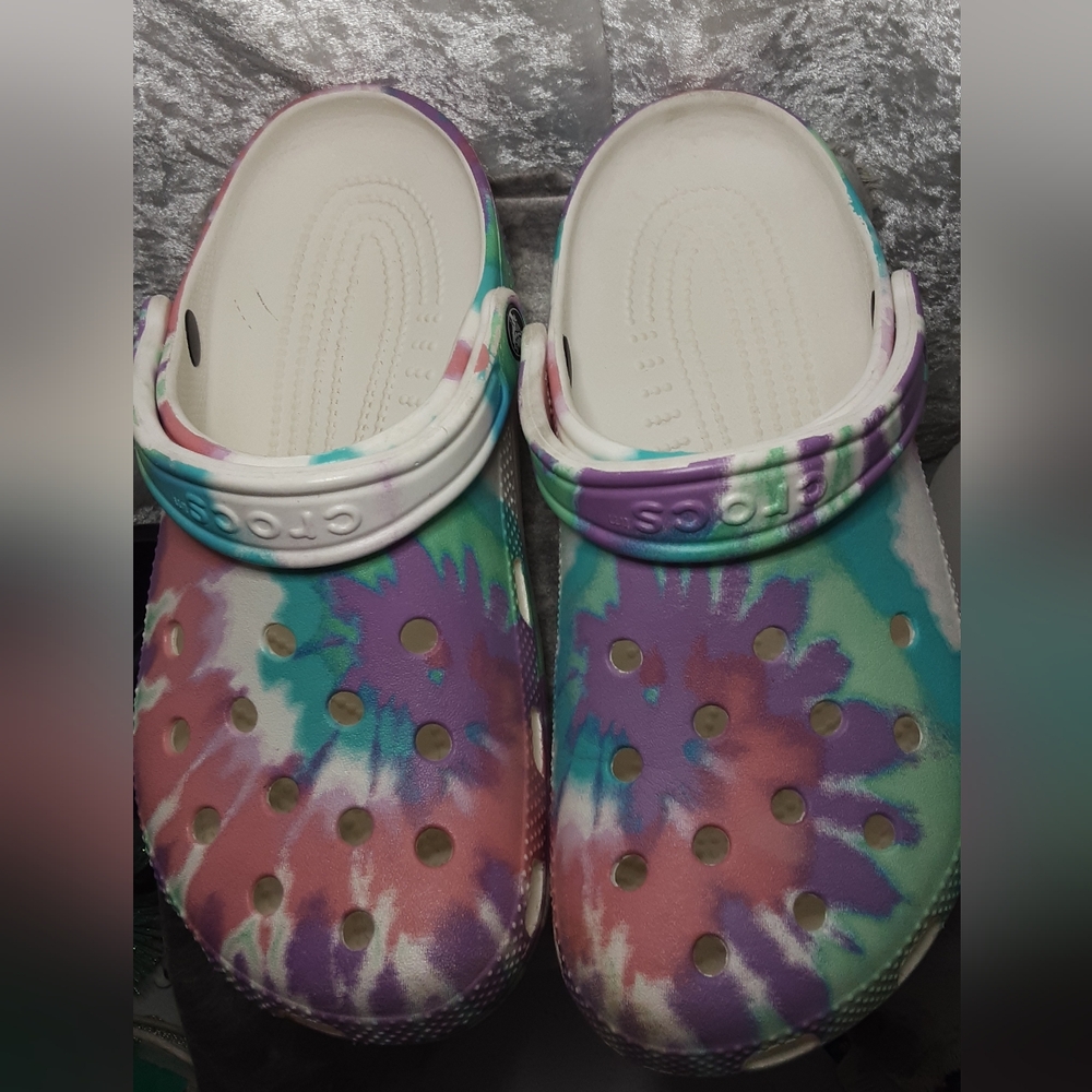 Crocs  Multi Color Woman's Size 9 Men's Size 7 - Picture 5 of 12